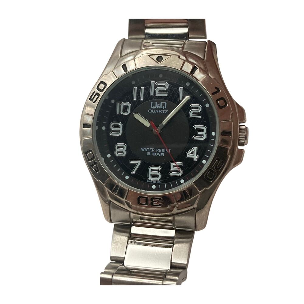 Men's Quartz Watch 42mm Watch Q&Q Stainless Steel Band Size 7.25 Fresh Battery